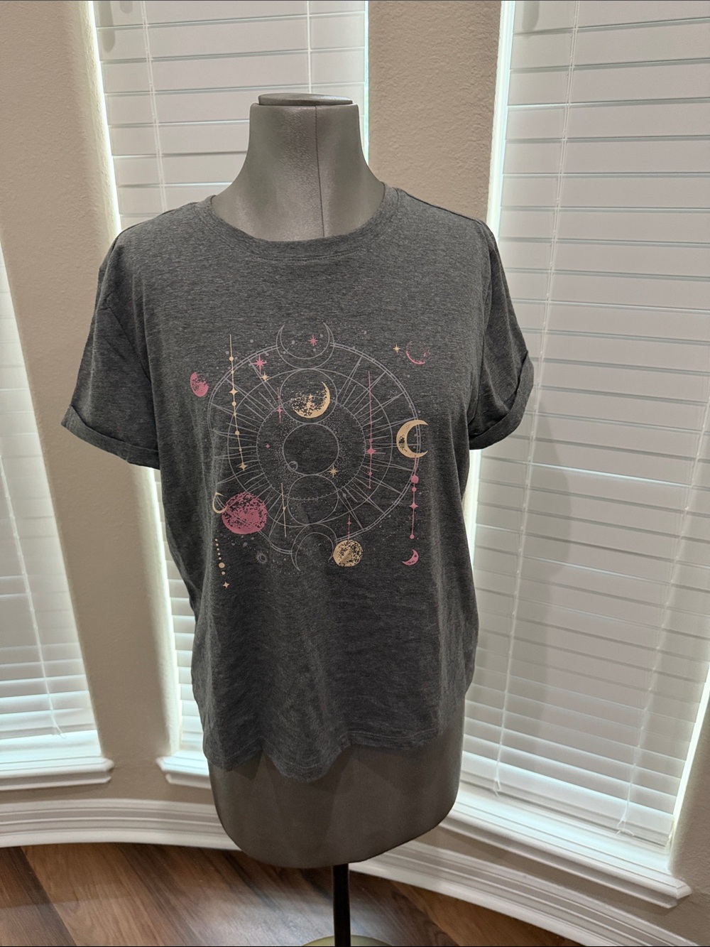 Jessica Simpson Charcoal Celestial Graphic Short Sleeve Tee